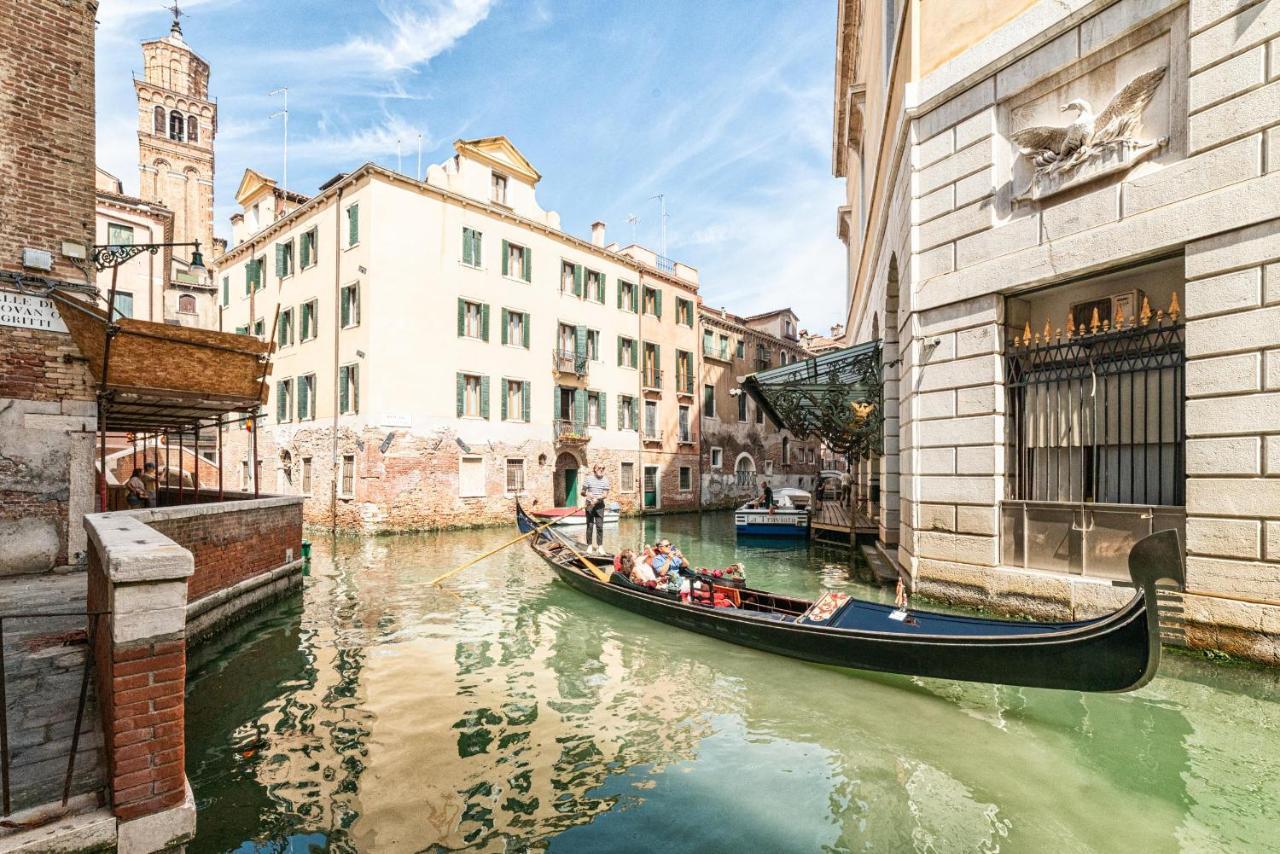 Casanova Fenice - Canal View Apartamento Venecia